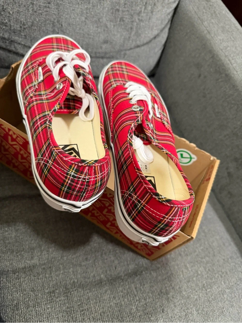 Vans Authentic Shoes Plaid Red White Low Top Christmas Hunting Limited Men’s 9.5